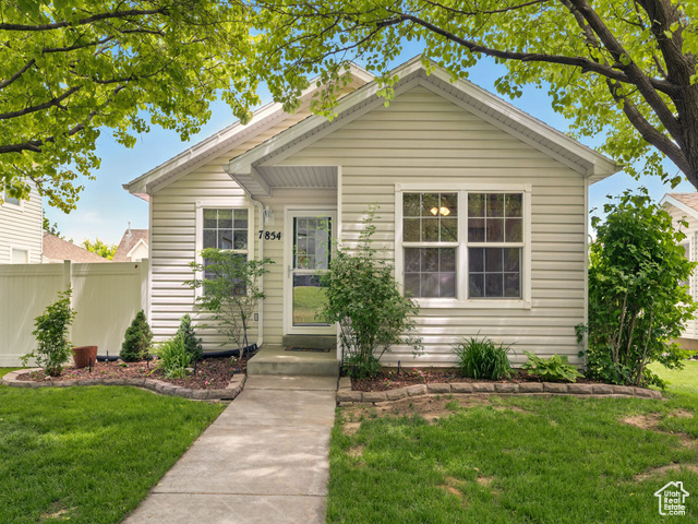 Property Photo: 7854 N White Ash Dr UT 84005