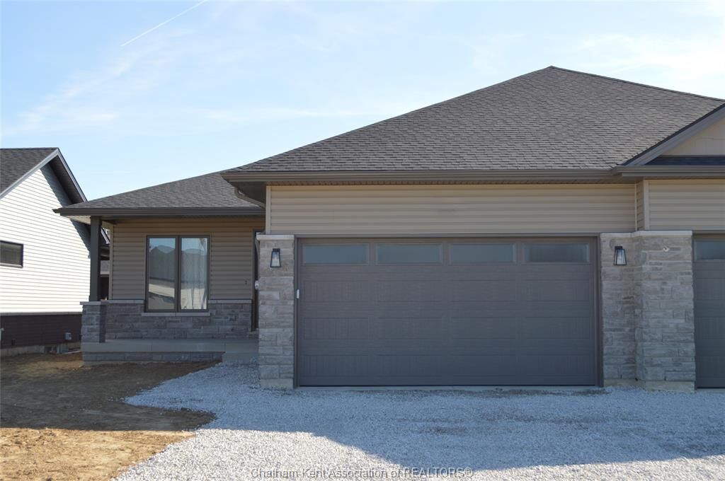 Photo de la propriété:  60 Duskridge Road  ON N7L 0G7 