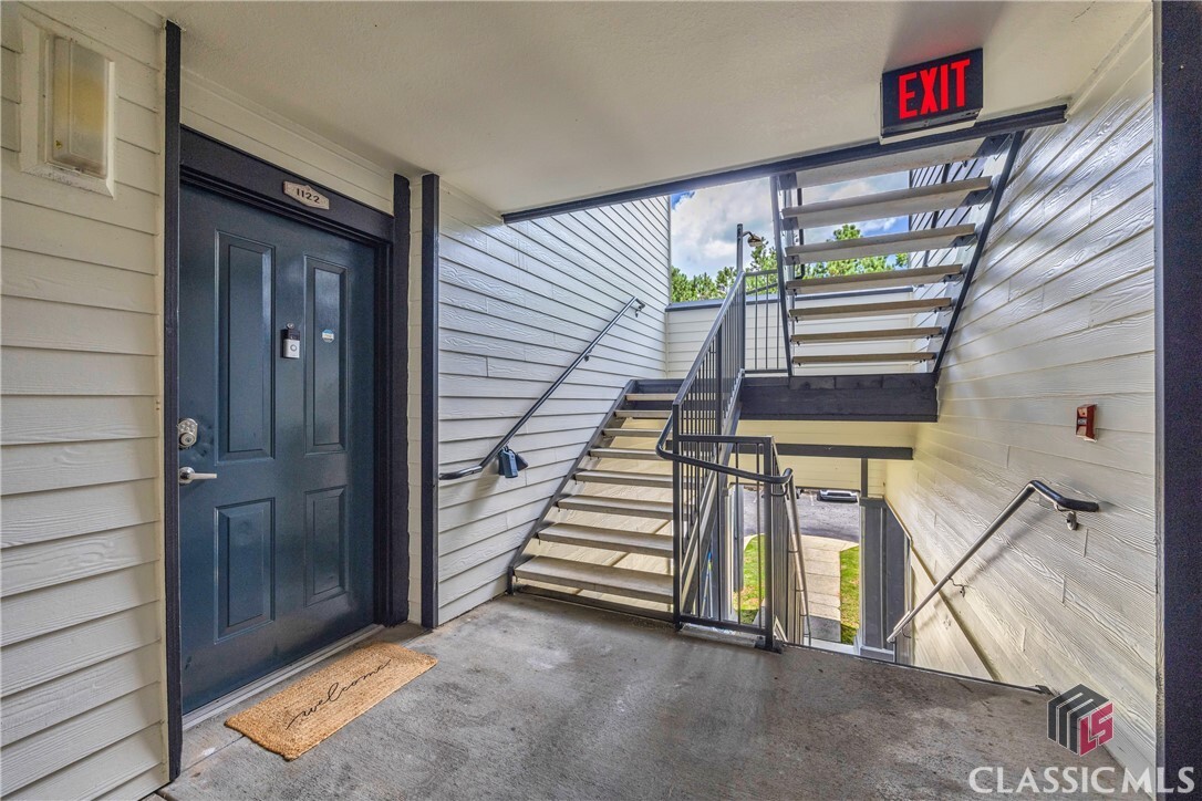 Property Photo: 211 North Avenue 1122 GA 30601