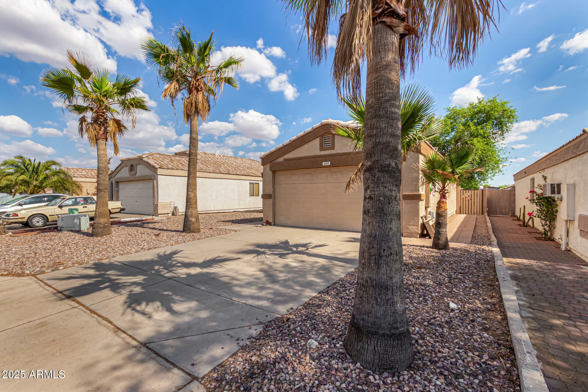 Property Photo: 1507 W Mesquite Avenue AZ 85120