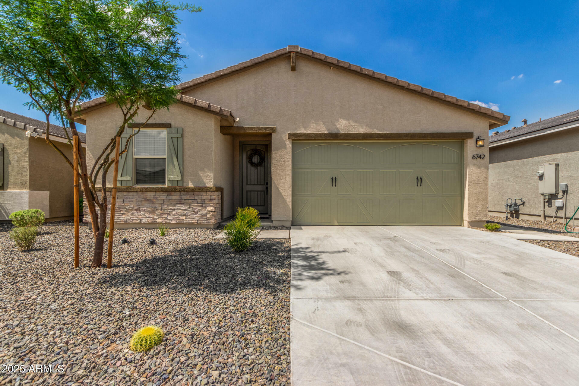 Property Photo: 6742 W Valley View Drive AZ 85339