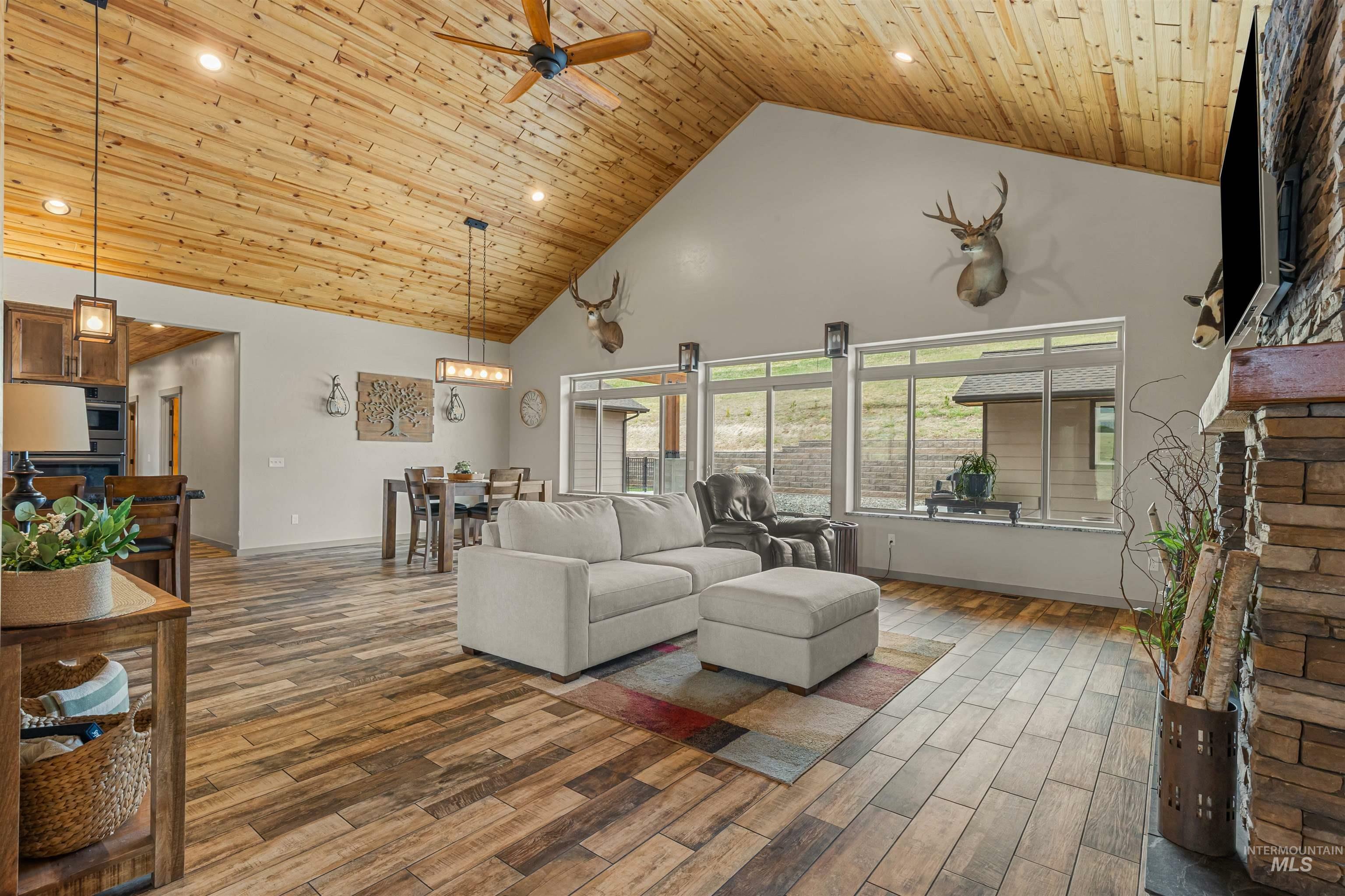 Property Photo: 2505 Ryegate Lane WA 99403