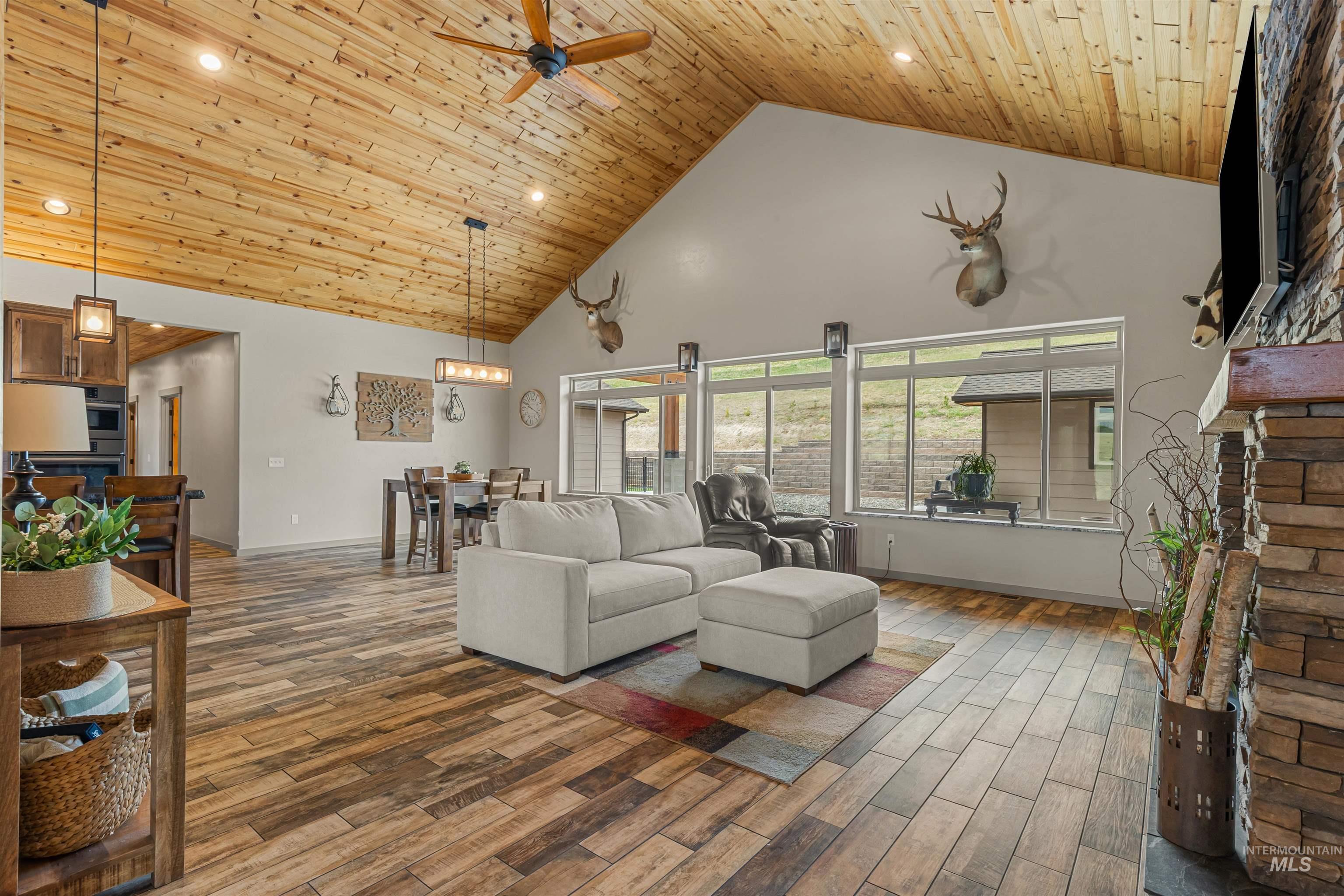 Property Photo: 2505 Ryegate Lane WA 99403