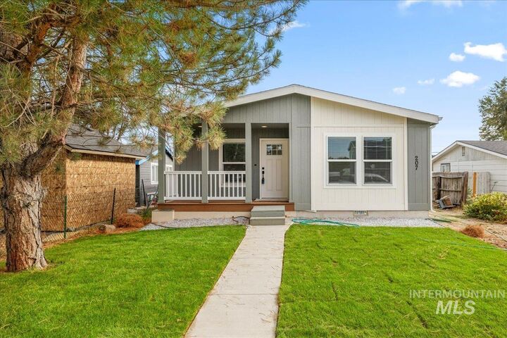 207 E Freeport St  Caldwell ID 83605 photo