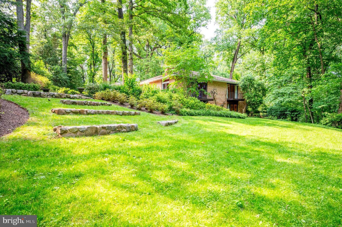 Property Photo: 6501 Menlo Road VA 22101