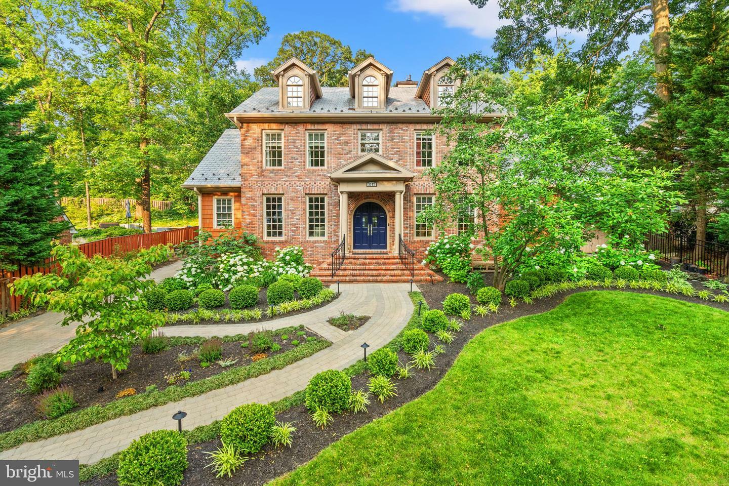 Property Photo: 3107 Russell Road VA 22305