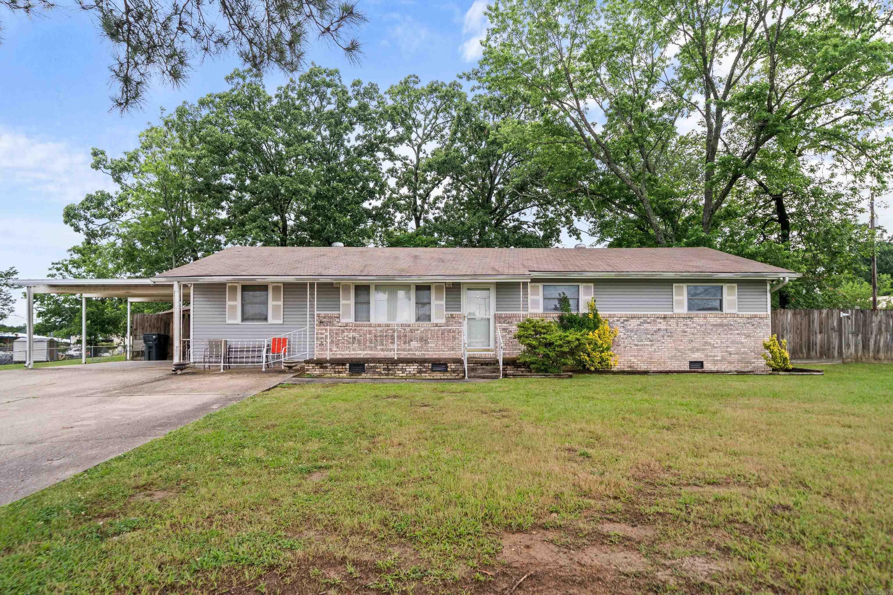 Property Photo: 103 N Ross Maddox Rd AR 71964