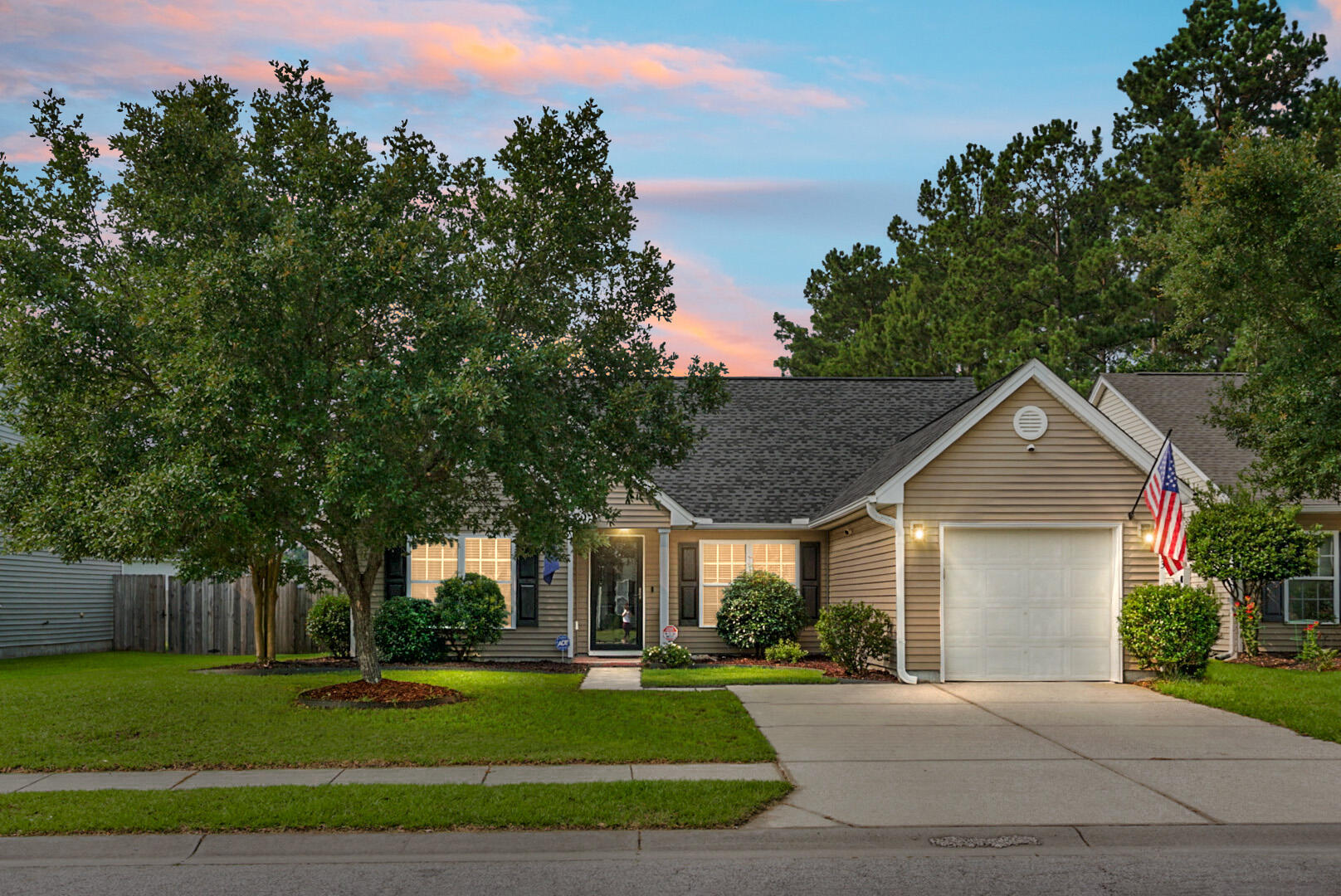 213 Avonshire Drive  Summerville SC 29483 photo