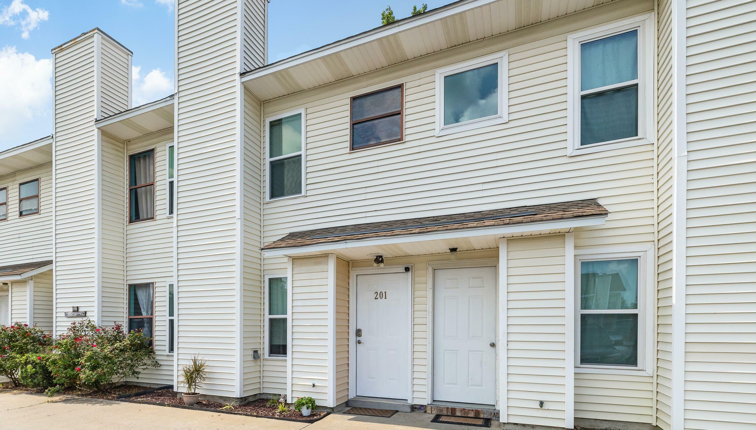 Property Photo:  201 Pine Shadow Drive  SC 29445 