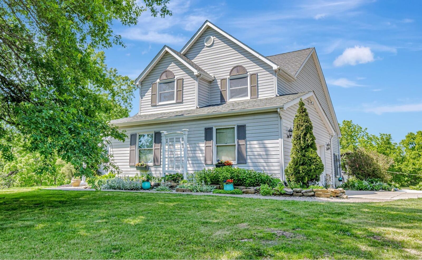 Property Photo: 7881 Dorsey Mill SE Road OH 43056