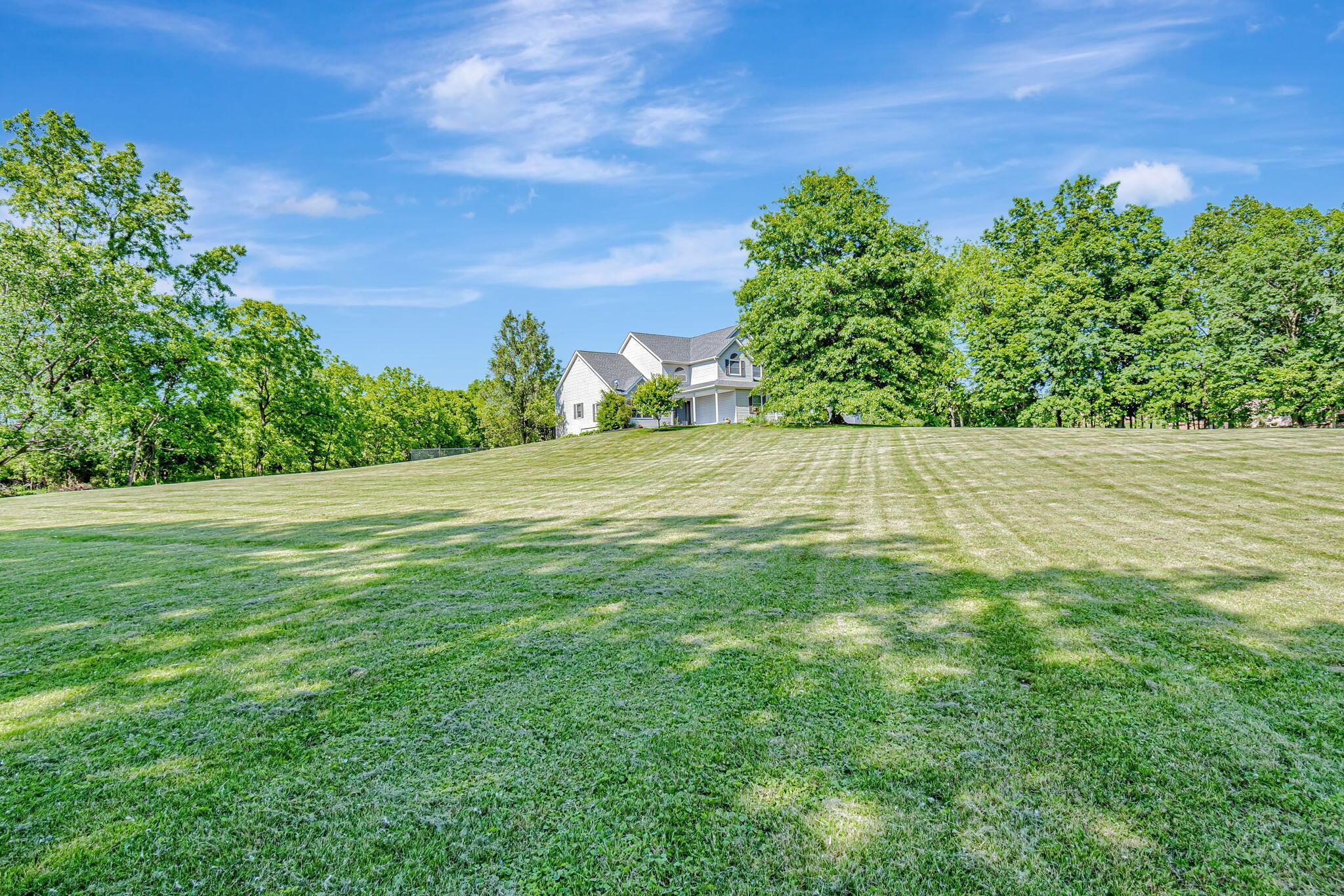 Property Photo: 7881 Dorsey Mill SE Road OH 43056