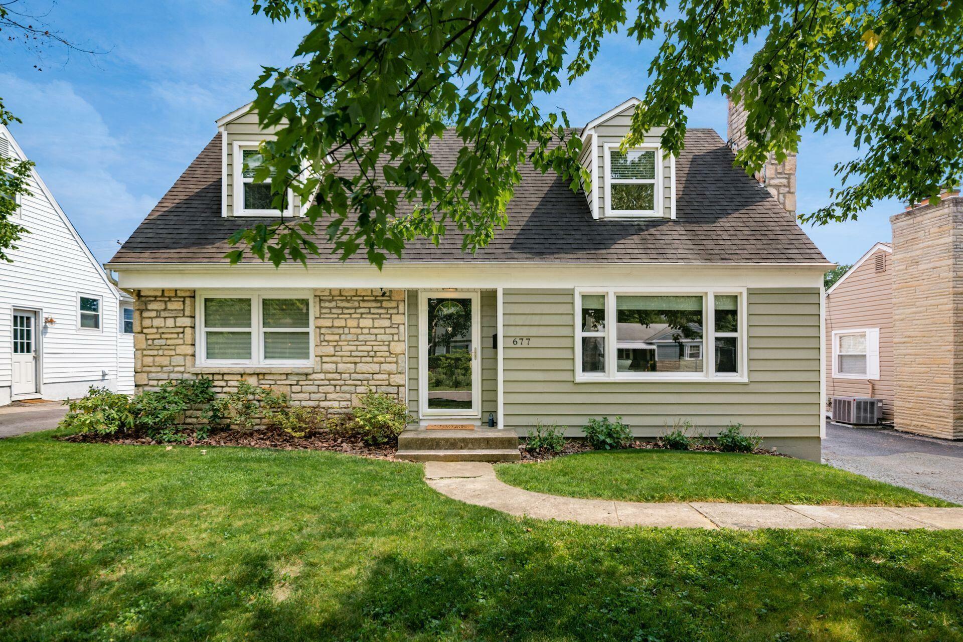 Property Photo: 677 E Weisheimer Road OH 43214