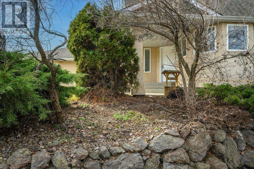 Property Photo: 974 Mt. Beaven Place BC V1B 2Y8