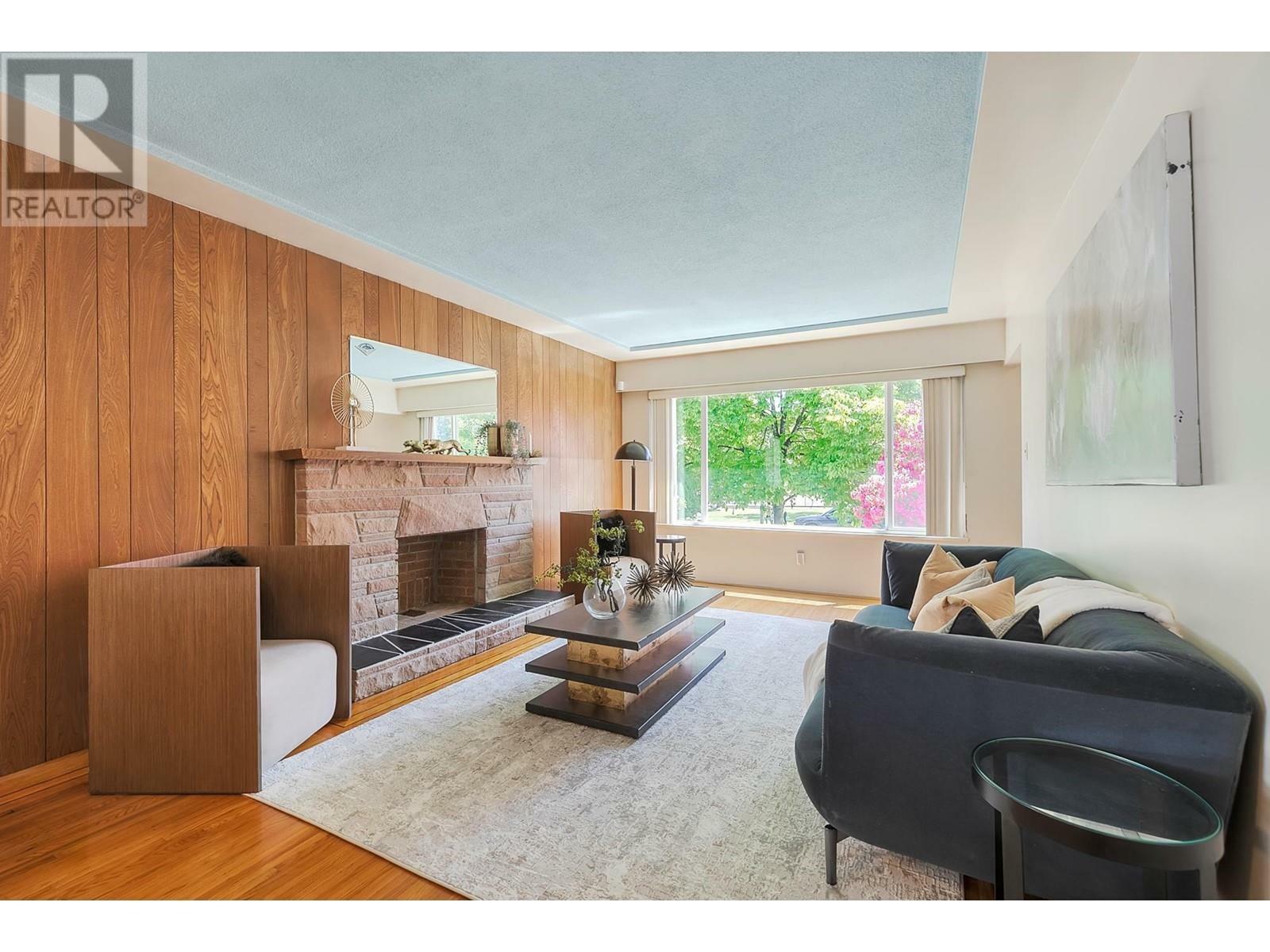 Property Photo:  2331 East 46th Avenue  BC V5S 1A1 