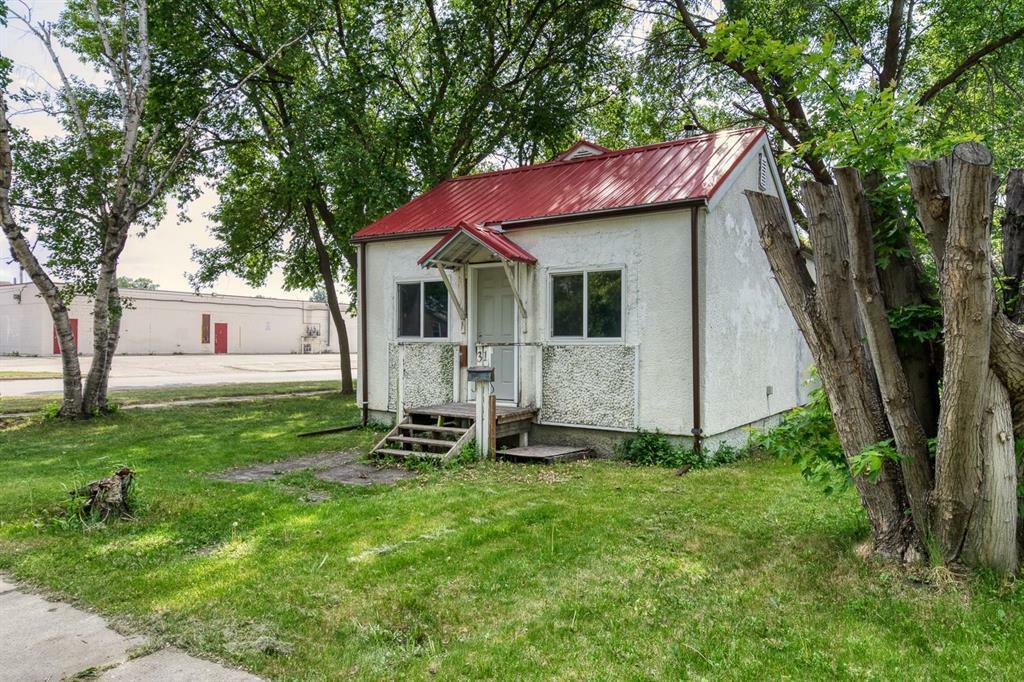 Property Photo: 31 4th Street Northeast MB R1N 1L3