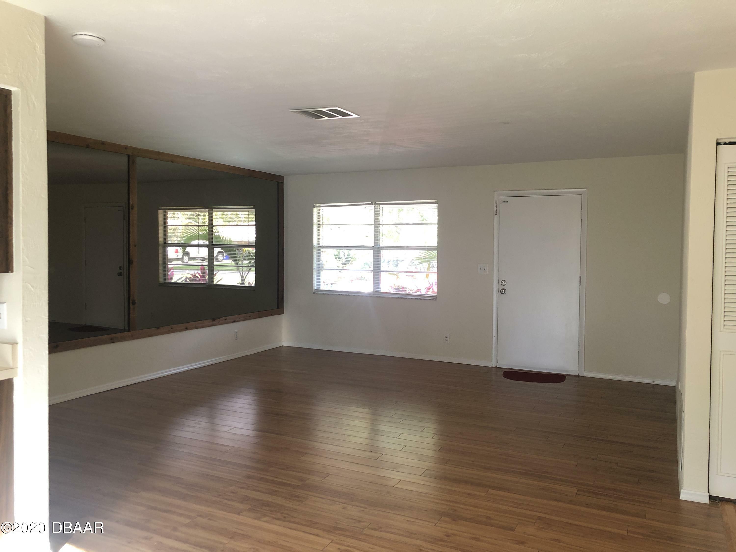 Property Photo: 334 Tropical Lane FL 32174