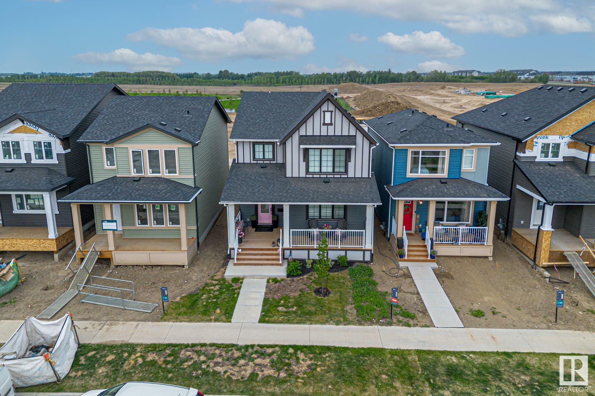 Photo de la propriété: 7012 54 Avenue AB T4X 2Z9