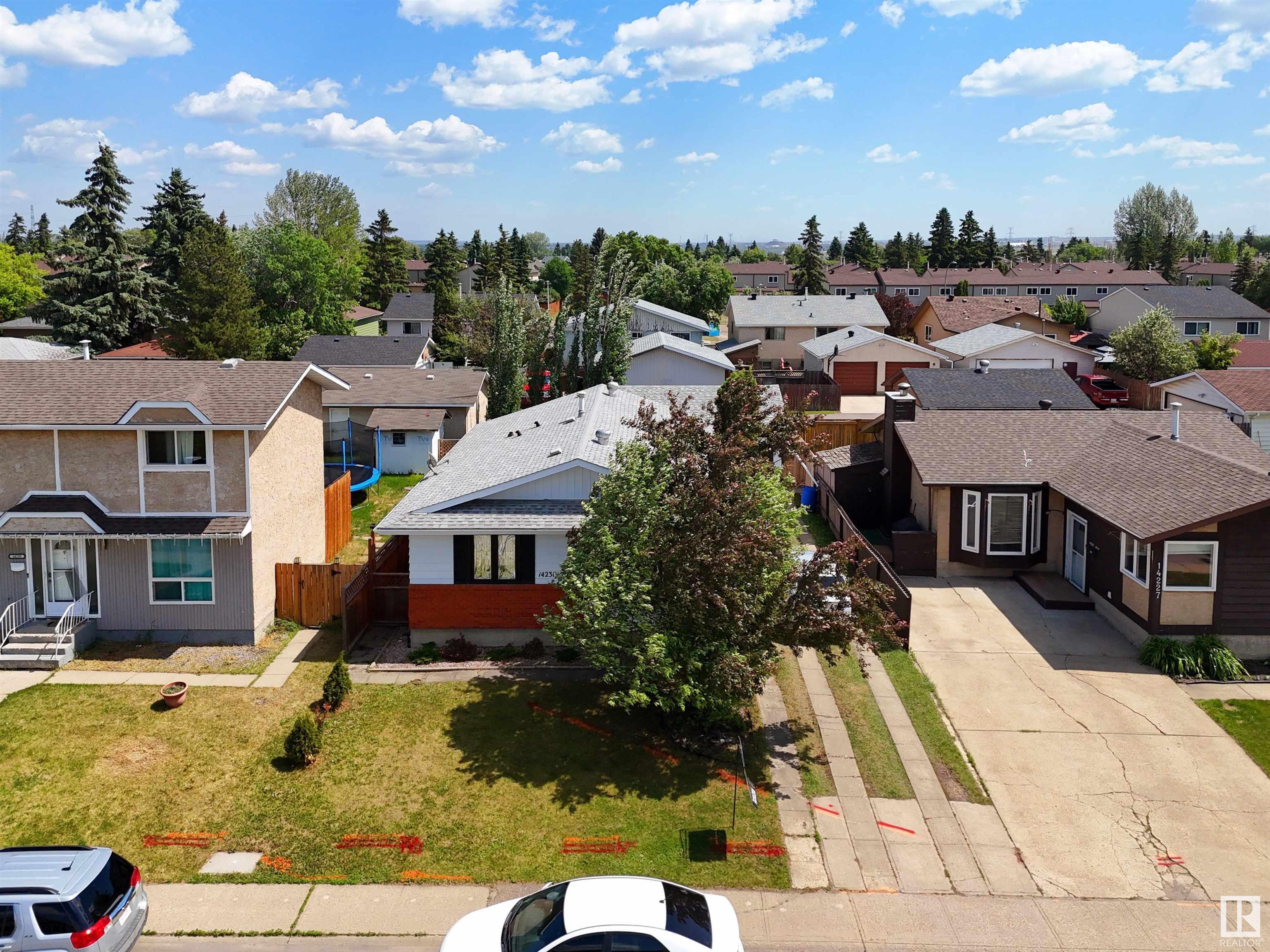 14231 24 Street NW  Edmonton AB T5Y 1G2 photo