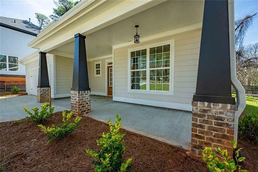 Property Photo: 1475 Eastland Road SE GA 30316
