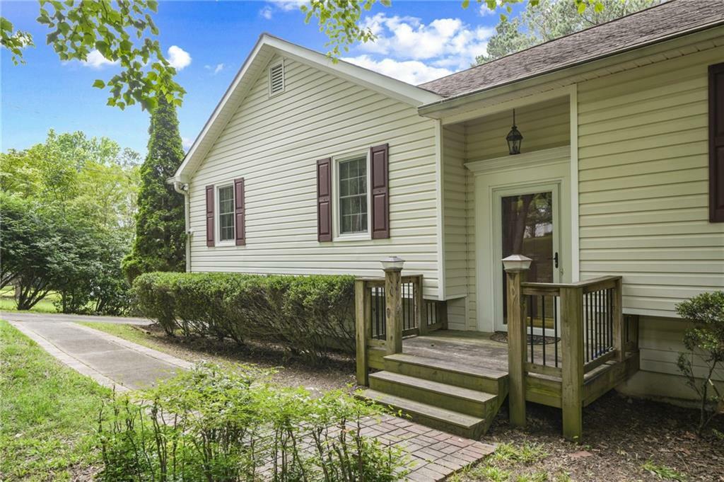 Property Photo: 291 N Briar Ridge GA 30189