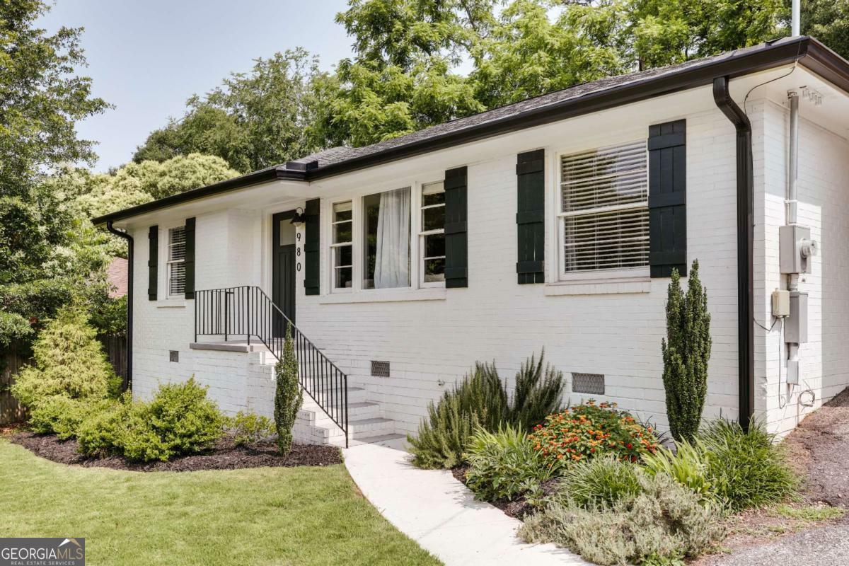 Property Photo: 980 Oglethorpe Avenue GA 30606