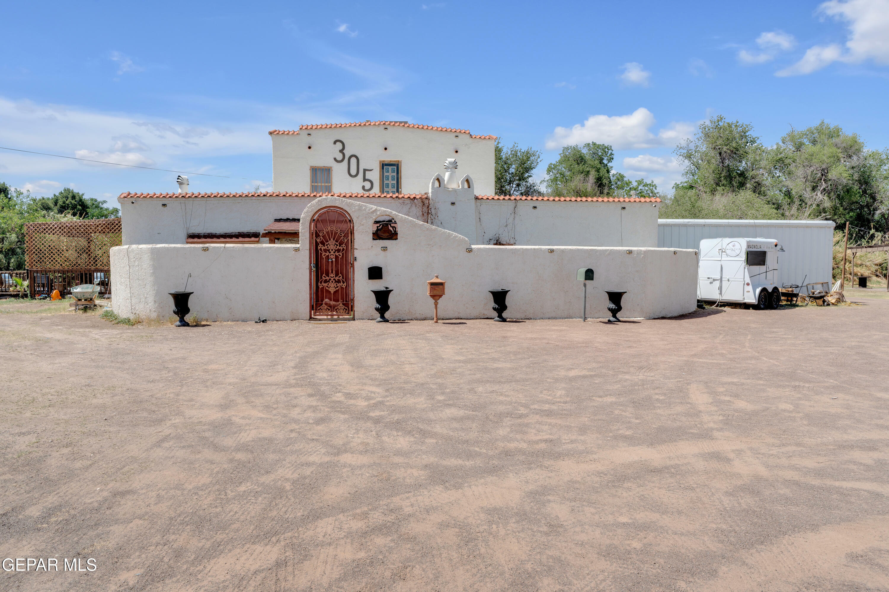 Property Photo: 305 N Carolina Drive TX 79915