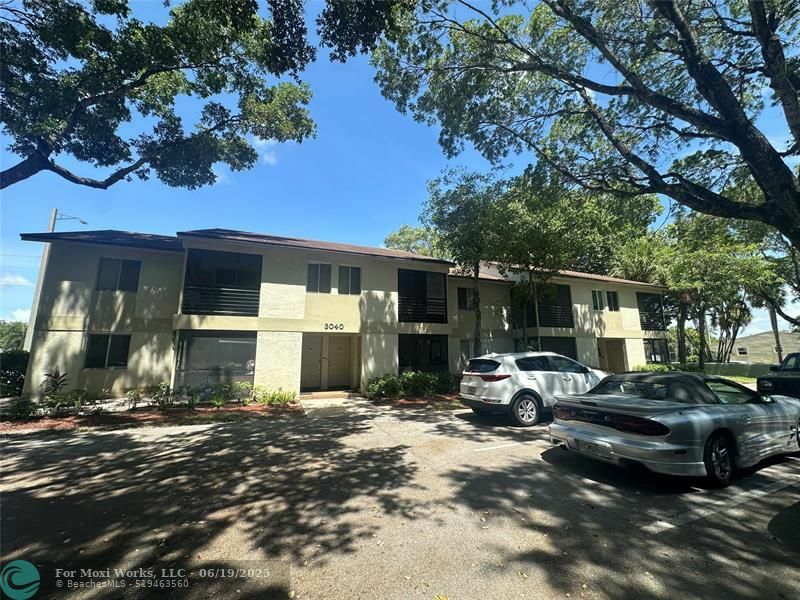 Property Photo: 3040 NW 68th St 203 FL 33309