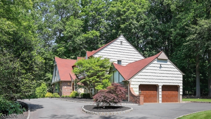 Property Photo: 11 Stoningham Dr NJ 07059