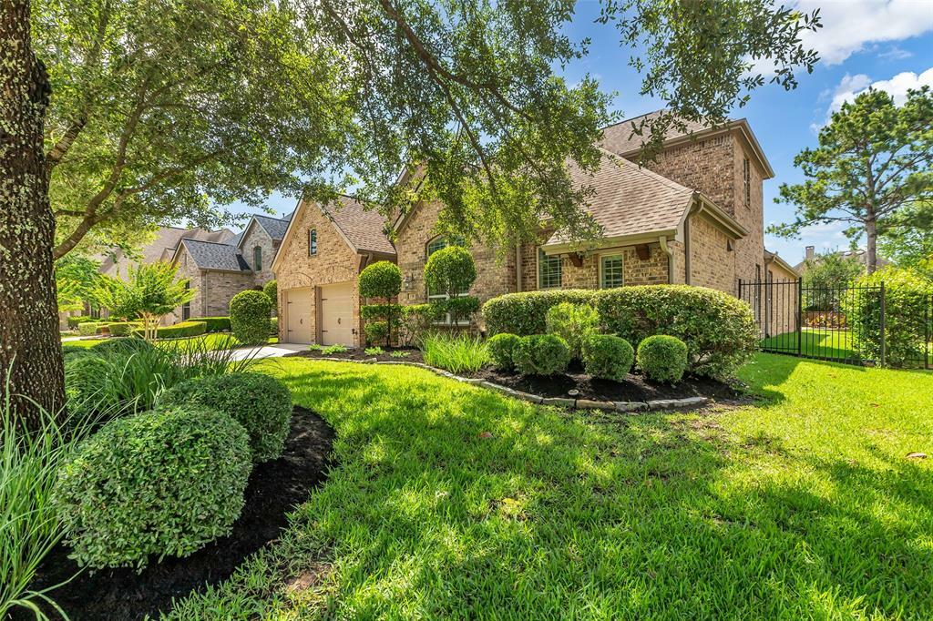 Property Photo: 150 N Almondell Way TX 77354