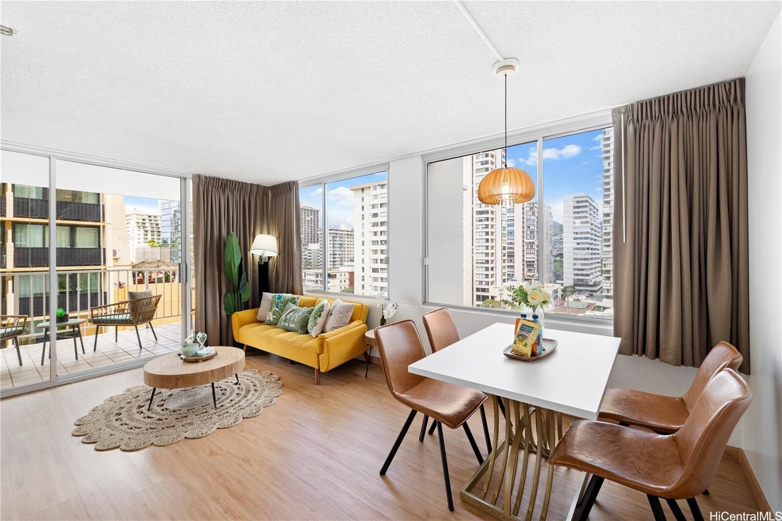 2427 Kuhio Avenue 906  Honolulu HI 96815 photo