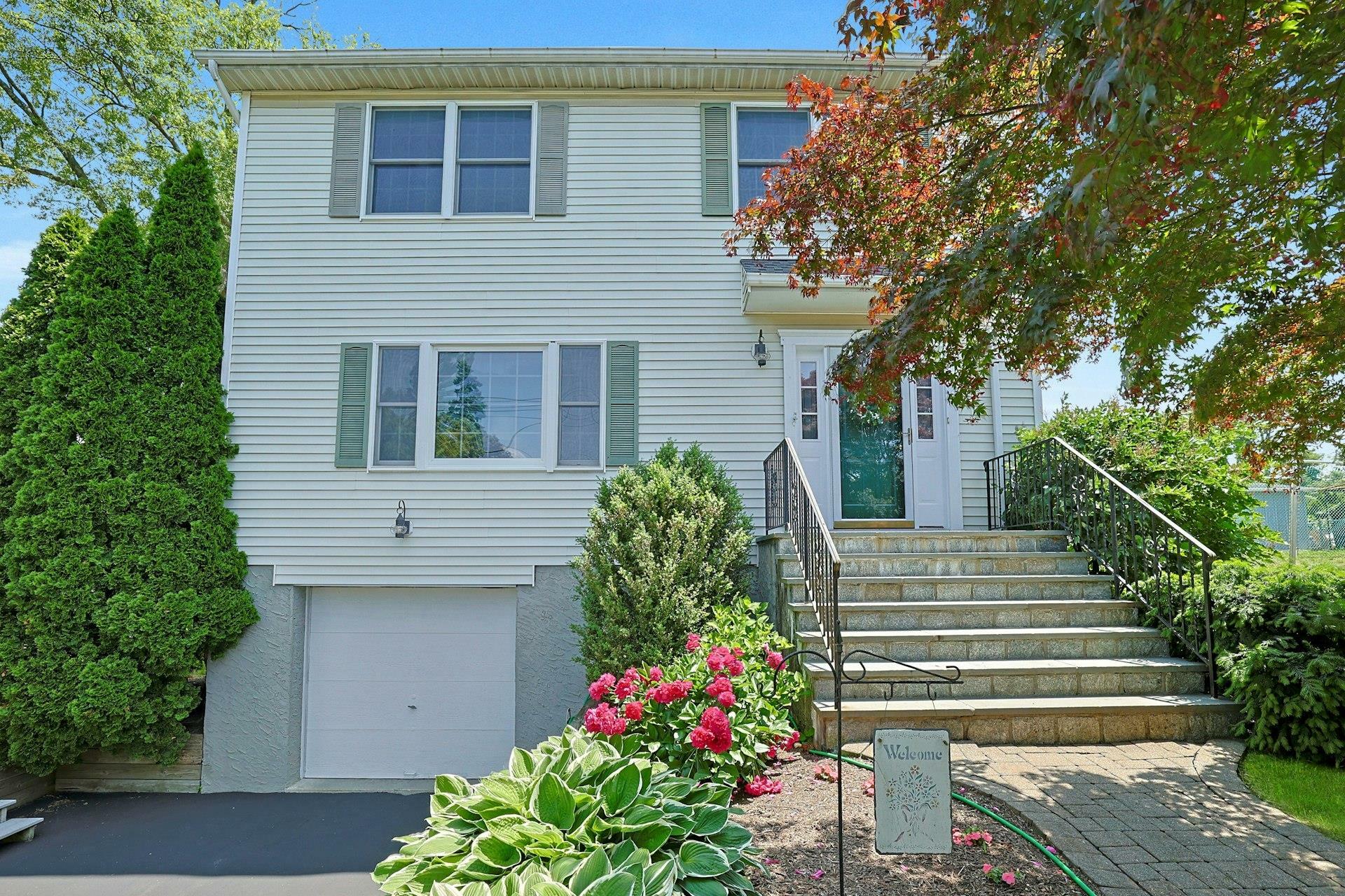 Property Photo:  284 Marietta Avenue  NY 10532 