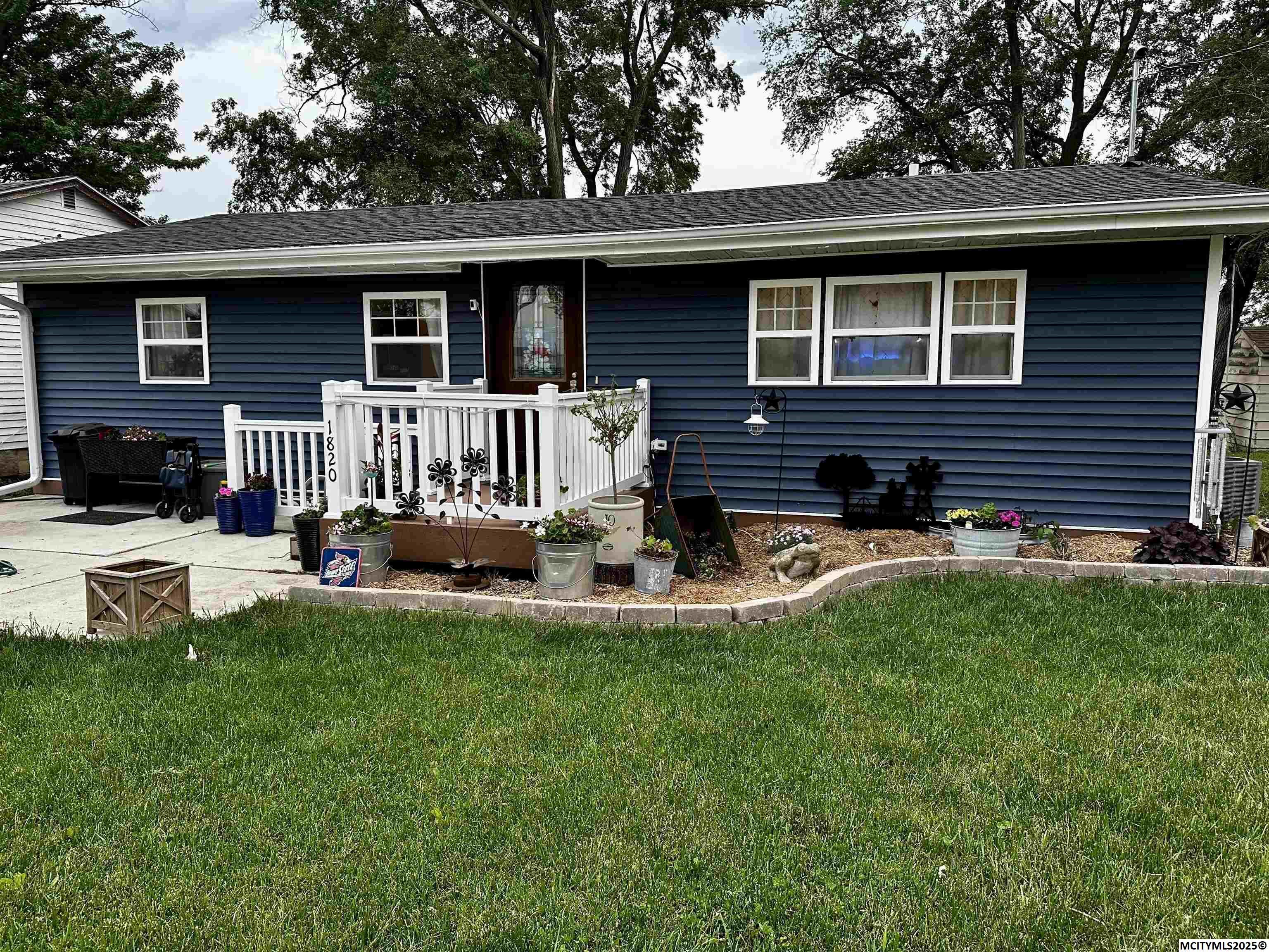 Property Photo: 1820 S Coolidge IA 50401