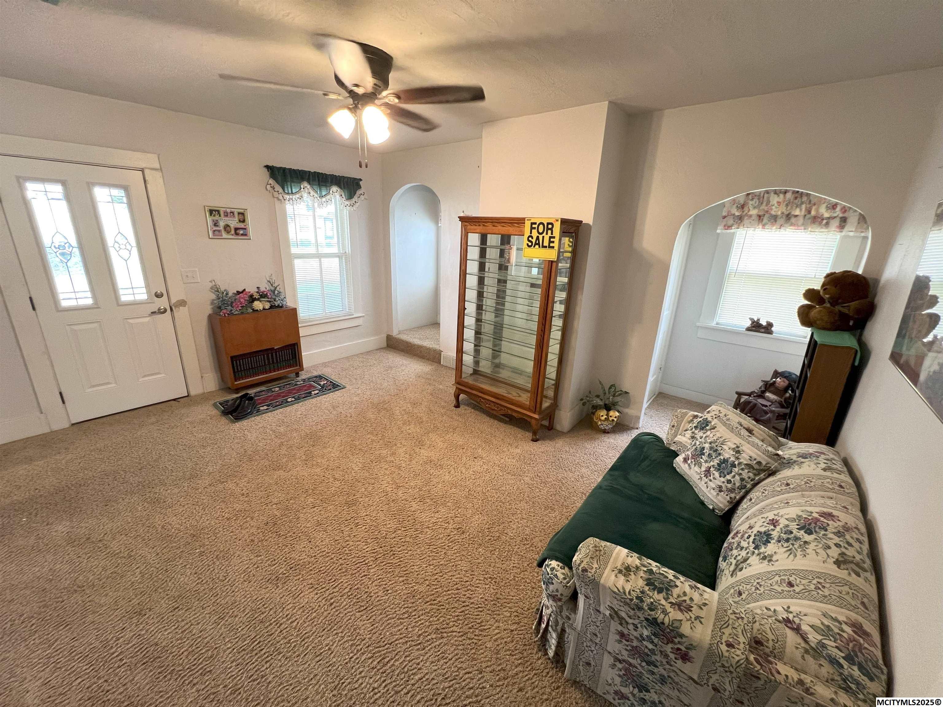 Property Photo: 1119 State St IA 50461