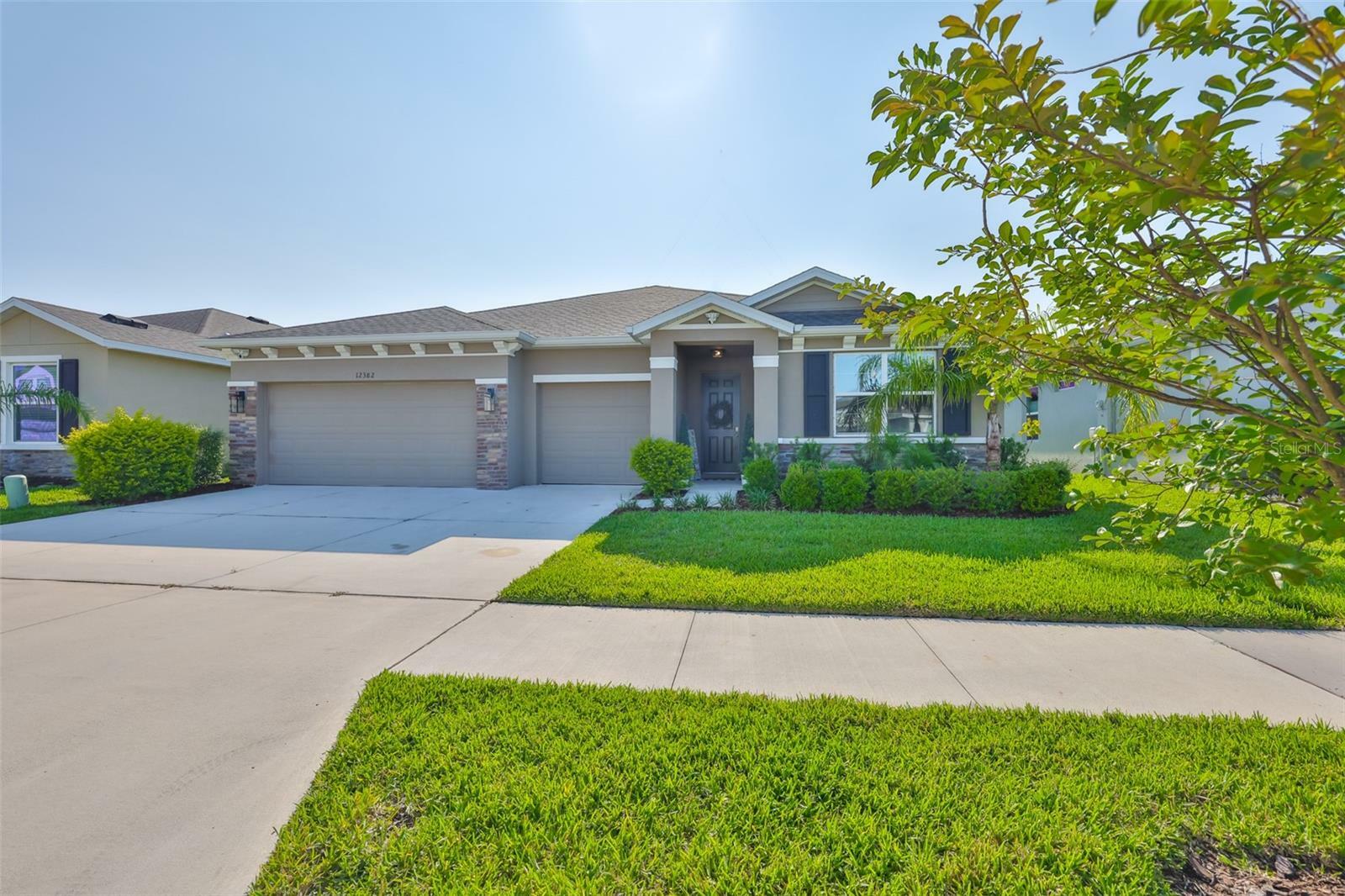 Property Photo:  12382 Shining Willow Street  FL 33579 