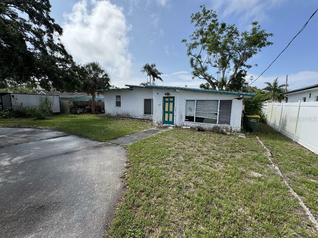 2524 Novus Street  Sarasota FL 34237 photo