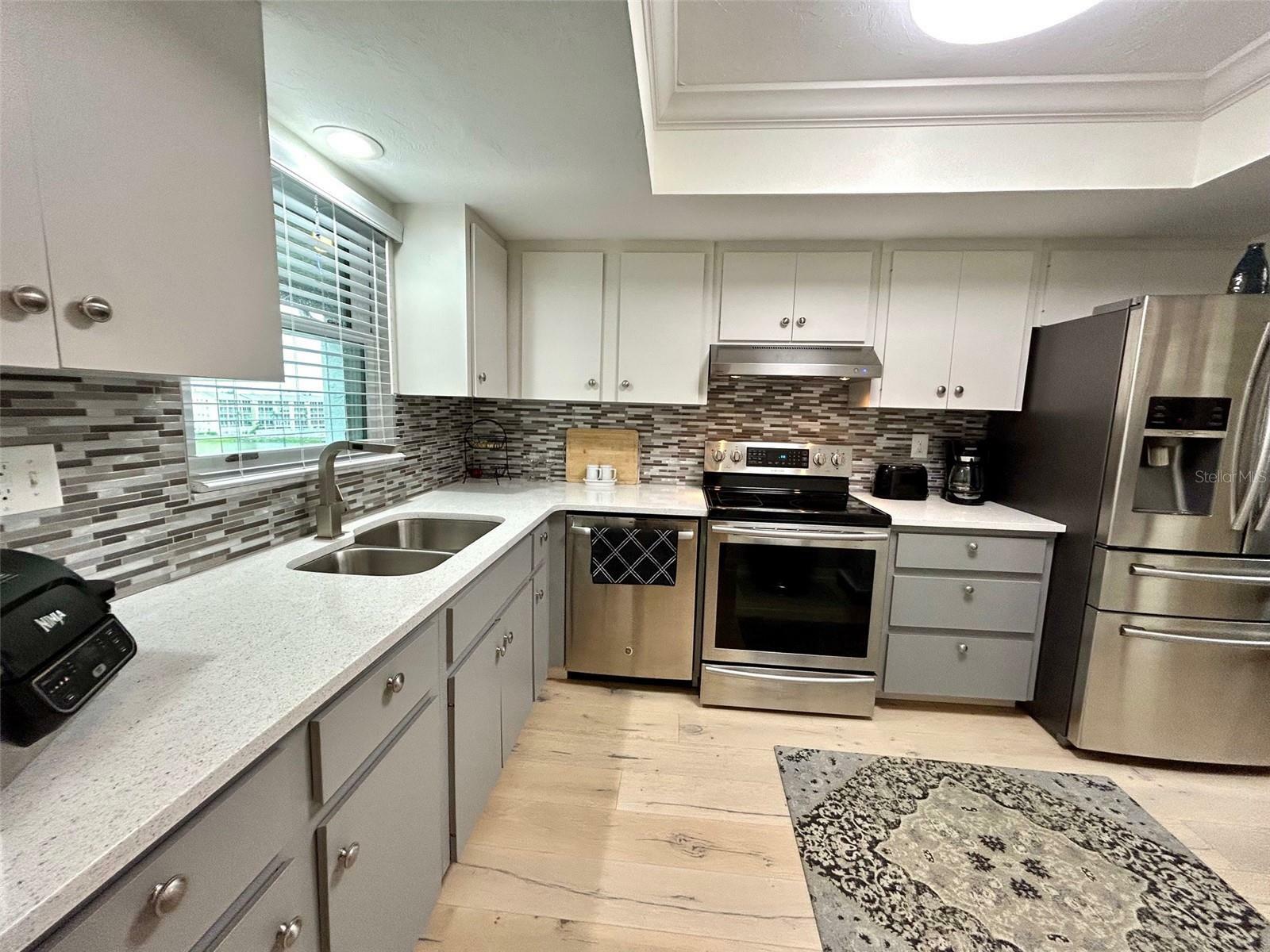 Property Photo: 3272 Lake Bayshore Drive 515 FL 34205