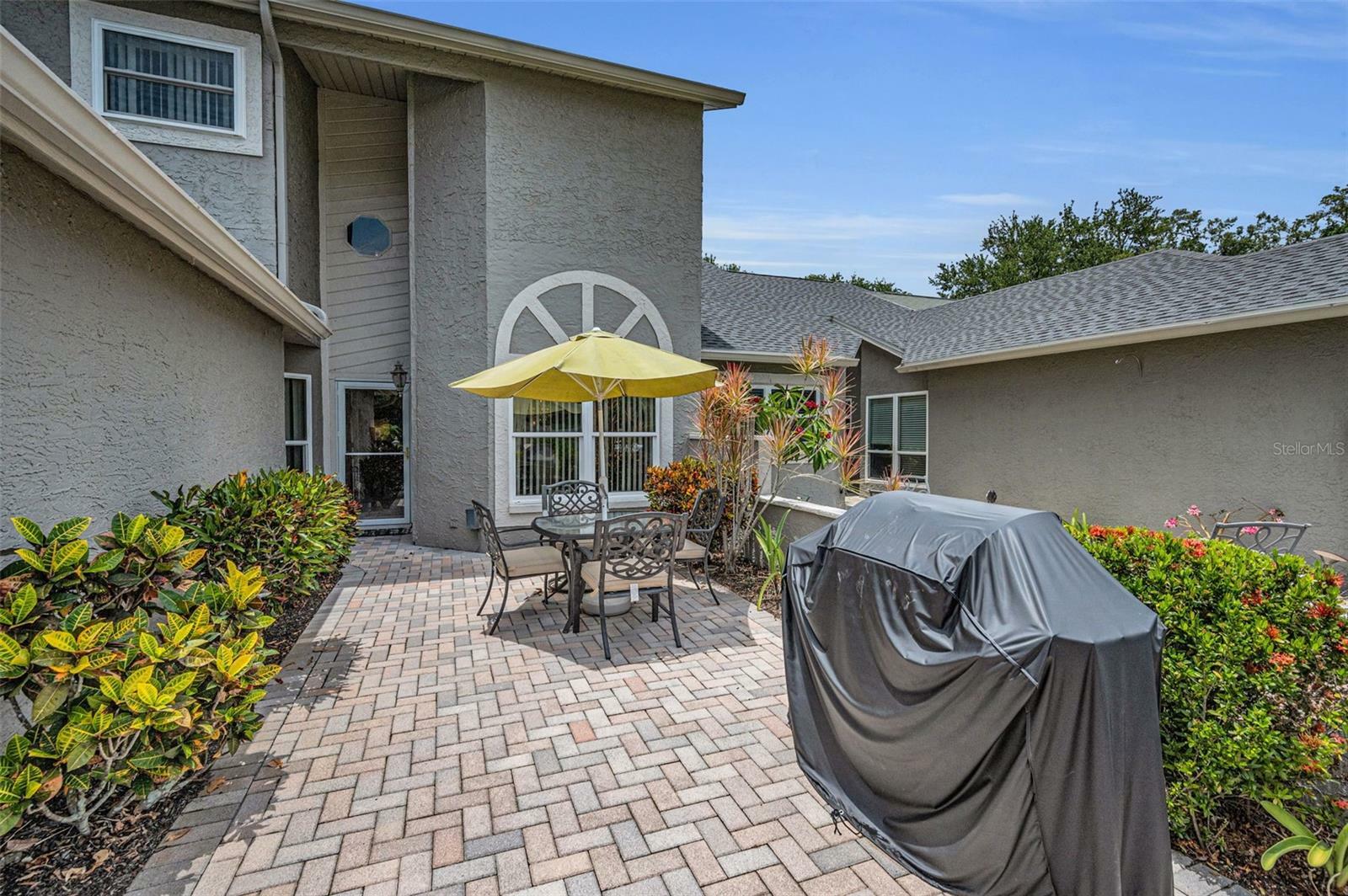 Property Photo: 184 Hunter Court FL 34684
