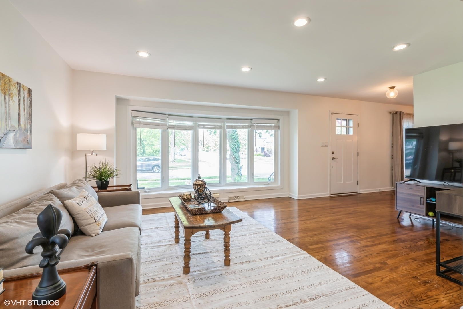 Property Photo: 1037 Cedar Lane IL 60062