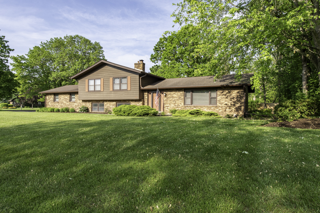 Property Photo: 1401 Funderburk Drive IL 60096