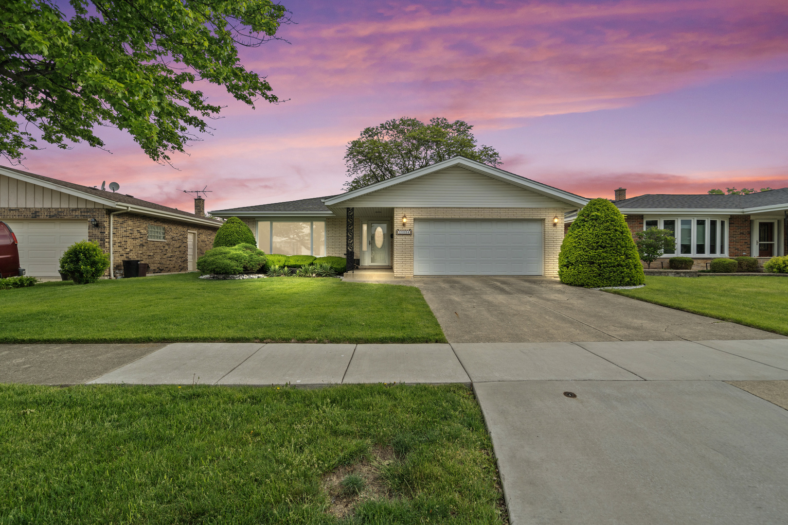 Property Photo: 11054 Kingston Street IL 60154