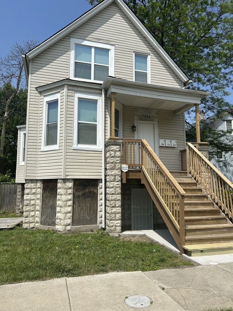 Property Photo:  7304 S Peoria Street  IL 60621 