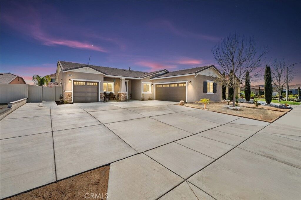 Property Photo:  1842 Stream Pointe  CA 92582 