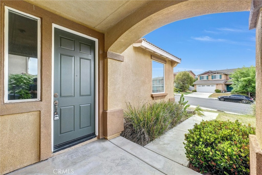 Property Photo: 46186 Via La Tranquila CA 92592