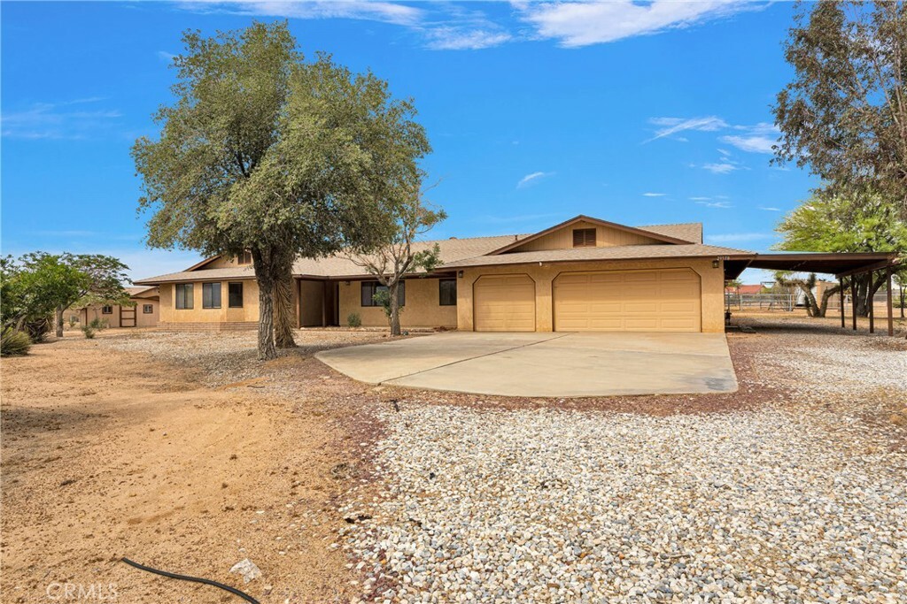 Property Photo: 21978 Mojave Street CA 92308
