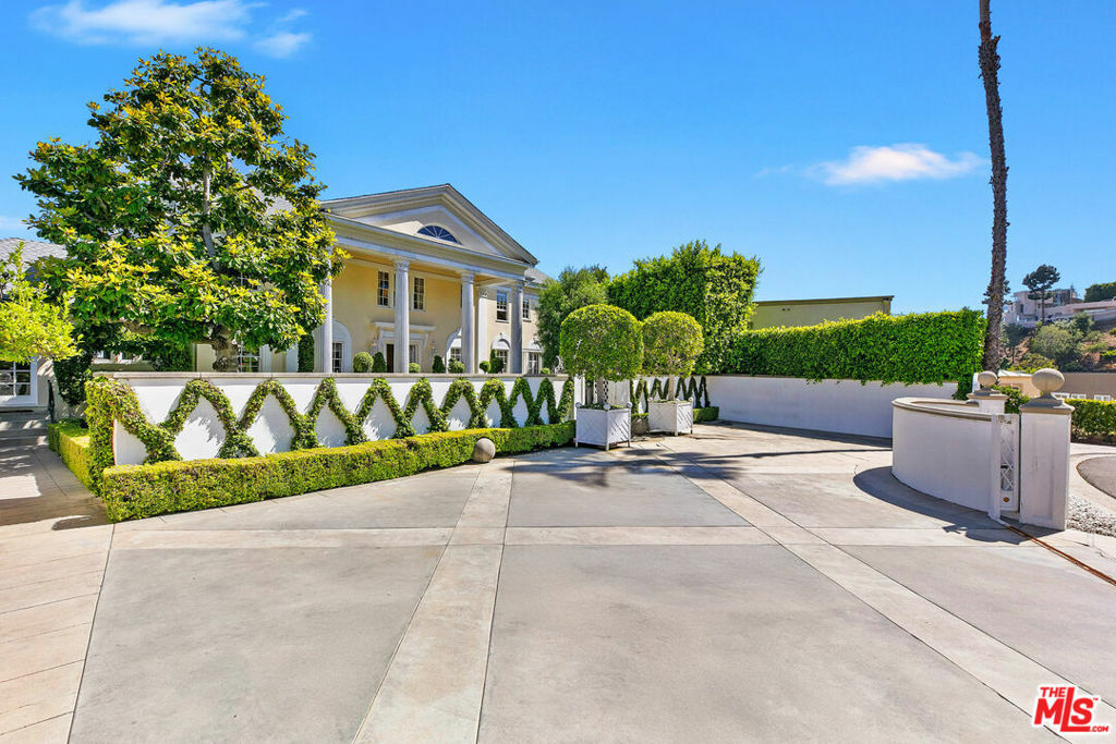 Property Photo: 1350 Belfast Drive CA 90069