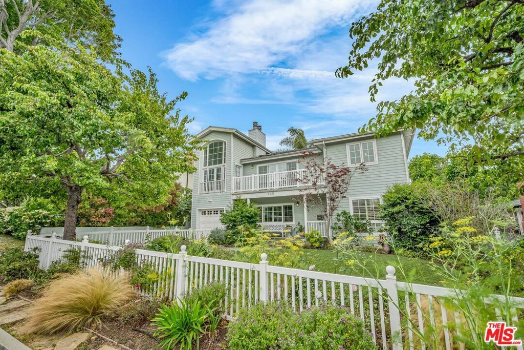 Property Photo:  8011 Rayford Drive  CA 90045 