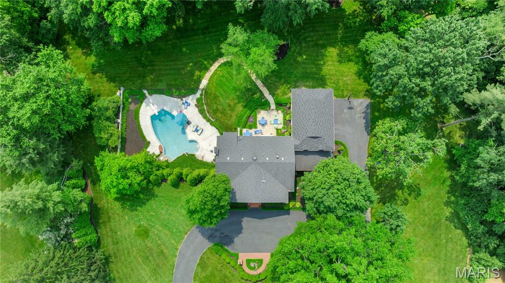 Property Photo:  34 Somerset Downs Drive  MO 63124 