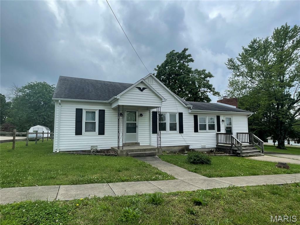 Property Photo: 103 E 3rd Street MO 65459