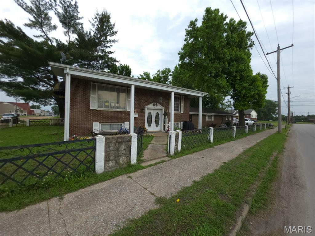 Property Photo: 1000 Market Street IL 62060