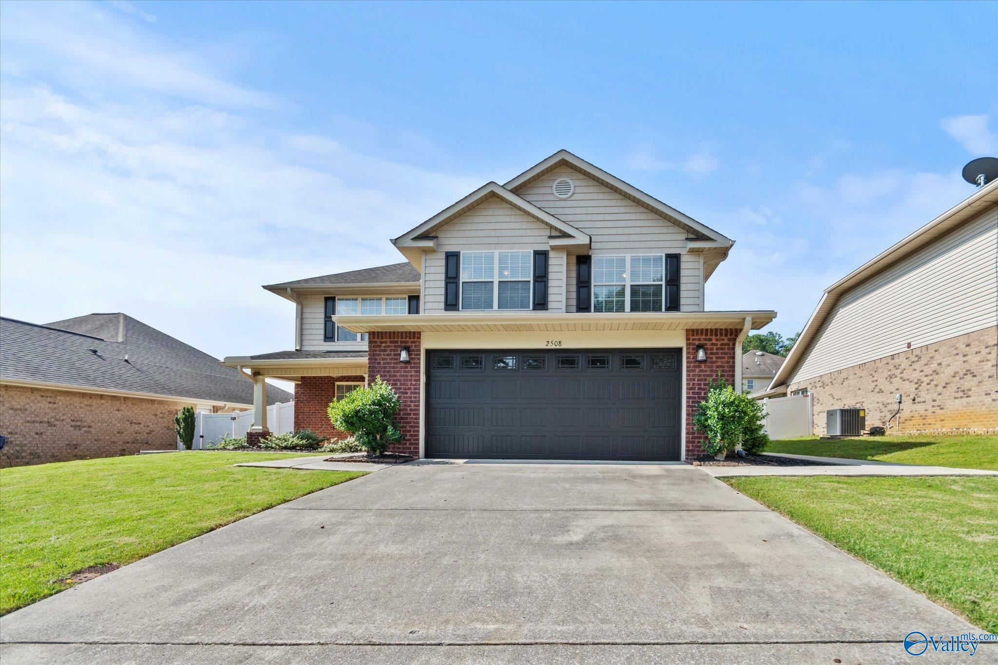 Property Photo: 2508 Oak Place Drive AL 35803
